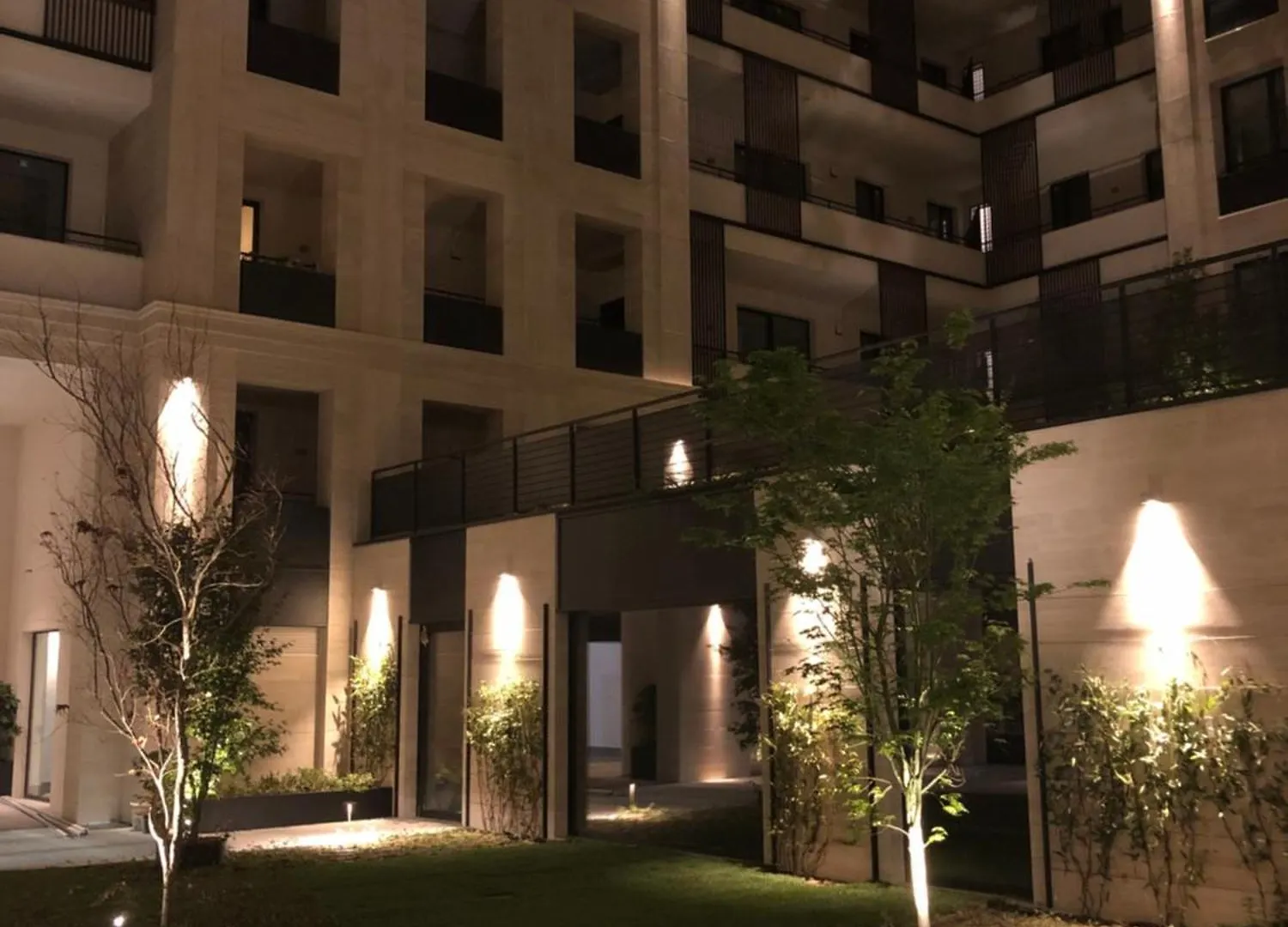 Exclusive Luxury Modern Apartment City Center With Private Garage Milan
